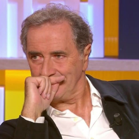 "Je pense à toi tout le temps" : François Morel, les larmes aux yeux, bouleverse les téléspectateurs avec un message déchirant à son épouse décédée