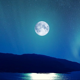 “On parle de lune bleue, mais elle ne sera pourtant pas bleue” : pourquoi ce nom fascine autant