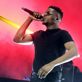 Ninho : le rappeur qui a marqué l’histoire en remplissant le Stade de France deux soirs d’affilée