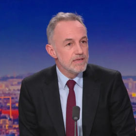 "Jean-Luc Mélenchon a fait beaucoup de mal à la gauche, ma rupture avec lui est consommée" recadre Emmanuel Grégoire