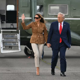 Après la "gifle" de Brigitte à Emmanuel Macron, Melania recadre Trump et les experts affirment savoir ce qu'ils se sont dit
