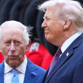 Donald Trump plaisante sur son écart d’âge avec Melania devant Charles III : cette phrase qui met tout le monde mal à l’aise