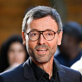 Michel Drucker n’en revient pas : Olivier Ménard raconte l’incroyable soirée où tout le monde l’a pris pour Xavier Dupont de Ligonnès