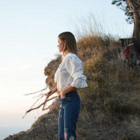 Pourquoi j'ai abandonné le jean taille haute et ce que vous aussi, vous devez savoir