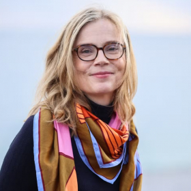 "Le théâtre m’a sauvée" : Isabelle Carré raconte son internement psychiatrique dans son premier film Les Rêveurs