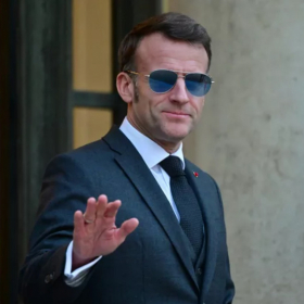 Comment une simple paire de lunettes a transformé Emmanuel Macron en phénomène viral