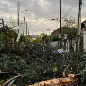 Tornade dans le Val-d’Oise : les vidéos impressionnantes de grues effondrées et de toitures arrachées pendant la tempête