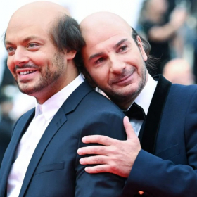 Kev Adams et Michaël Youn chauves à Cannes : ce look inattendu fait un carton