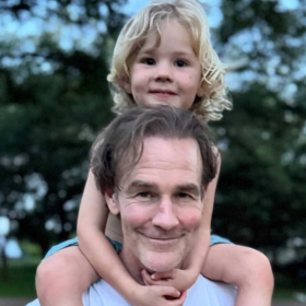 Olivia, Joshua, Annabel… les prénoms et les histoires derrière les 6 enfants de James Van Der Beek