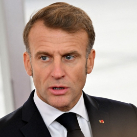 Emmanuel Macron réagit à l’incarcération de Nicolas Sarkozy et estime que la question de l’exécution provisoire est un « débat légitime »