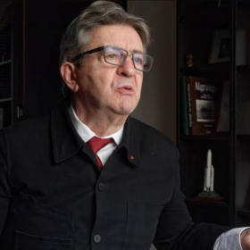 Mélenchon tacle les socialistes : « Nous sommes élus pour appliquer notre programme, pas pour faire des combines et chercher des places »