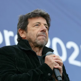 Patrick Bruel accusé par Maïdi Roth : cette phrase dans un taxi qu’elle dit ne jamais avoir oubliée