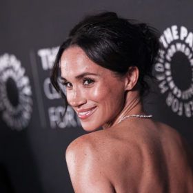 Accusée d’avoir gardé une robe à 1700 dollars, Meghan Markle répond