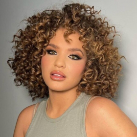 "Elle est déjà née" : Léa Haddad bouleverse le public lors du prime de la Star Academy