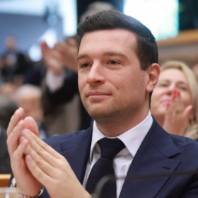 “La pression devenait compliquée à tenir” : ces photos de Jordan Bardella avec Maria Carolina ont-elles été planifiées ?