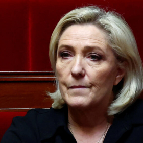 Marine Le Pen comparée à Mylène Farmer : la phrase fait exploser les réseaux