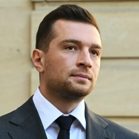 « On ne peut pas tenir deux ans comme ça, il faut redonner la parole au peuple » : Jordan Bardella appelle à une dissolution de l’Assemblée nationale