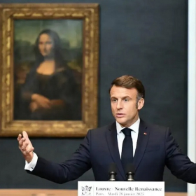 « Ce vol est une atteinte à un patrimoine que nous chérissons car il est notre Histoire », affirme Emmanuel Macron