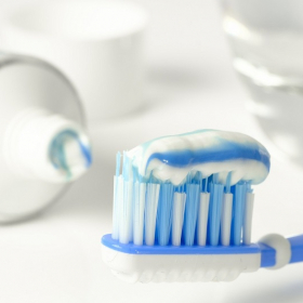 18 choses géniales que vous pouvez faire avec du dentifrice