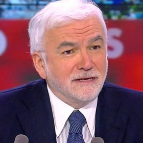 “Bien sûr que c’est une vraie Une” : la phrase de Pascal Praud qui a tout fait basculer