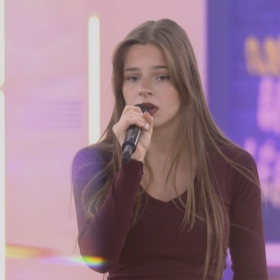 « Je ne veux pas me précipiter » : ce que prépare vraiment Anouk après son départ de la Star Academy