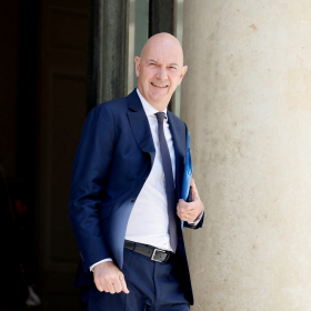 Budget 2026 : le ministre de l'économie Roland Lescure confirme une hausse des impôts historique de 14 milliards d’euros