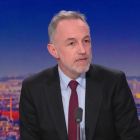 « Elle fera ce qu’elle veut » : la réponse d’Emmanuel Grégoire à Sophia Chikirou relance les discussions à Paris