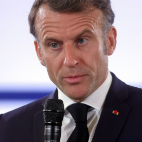 Emmanuel Macron recadre sèchement Hugo Clément en direct sur France 2 : "C’est nul ce que vous faites"