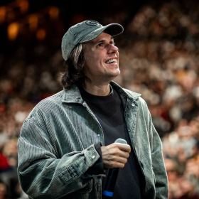 Orelsan annonce la sortie de son nouvel album avec un Daft Punk et d'autres invités internationaux