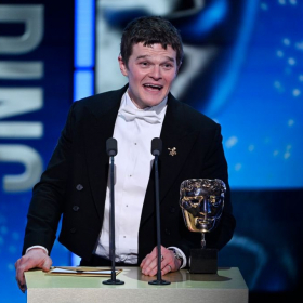 BAFTA 2026 : le triomphe inattendu de Robert Aramayo face à DiCaprio et Chalamet secoue Hollywood