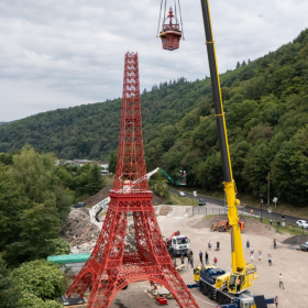 En Alsace, une réplique exacte de la Tour Eiffel de 30 mètres vient d’être achevée