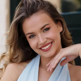 Miss France 2026 : Victoire Dupuis devient la première candidate officielle en décrochant la couronne de Miss Normandie