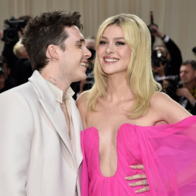 Nicola Peltz interrogée sur les tensions avec Victoria Beckham : sa réponse embarrassée fait réagir les fans