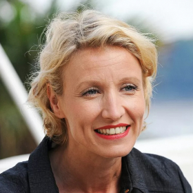 "Je touche à peine 100 euros" : la confidence d’Alexandra Lamy sur Un gars, une fille laisse sans voix