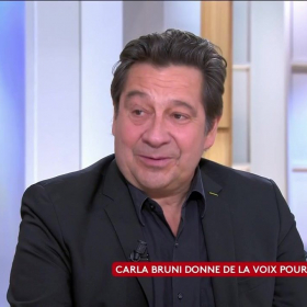 Laurent Gerra, Carla Bruni et Nicolas Sarkozy : cette révélation inattendue qui amuse autant qu’elle intrigue