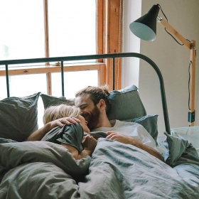 Voilà l'astuce géniale et efficace pour passer des nuits parfaites quand on dort en couple