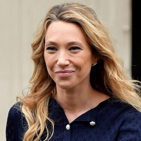 "Je me sens enfin apaisée" : Laura Smet bouleversante pour l’anniversaire de Johnny Hallyday