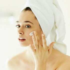 Un teint éclatant même pressée : le guide express