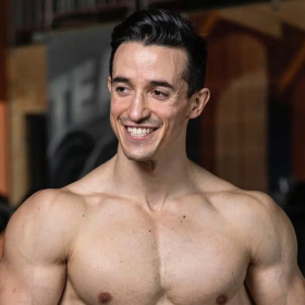 Combien gagne vraiment Tibo InShape ? Le YouTubeur dévoile son salaire de 10 000 euros par mois sans complexe