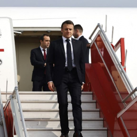 "Il faut pas…" : ce qui s’est vraiment passé lors du nouveau malaise en plein discours d’Emmanuel Macron