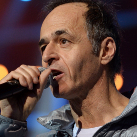 Jean-Jacques Goldman : ses 6 enfants, ses deux femmes… la discrète tribu de la star préférée des Français