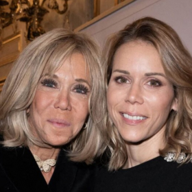 Sequins contre robe blanche : ce contraste entre Brigitte Macron et sa fille captive tous les regards