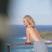 Vacances en solo ? Pas tout à fait : Laeticia Hallyday va...