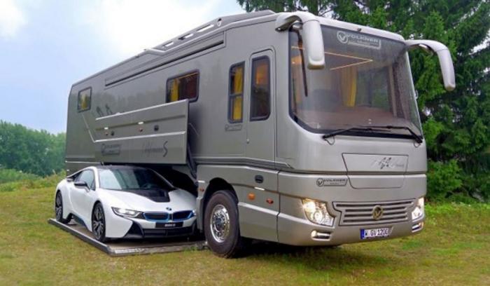 Ce camping-car d'1 500 000€ est sûrement plus luxueux que votre maison
