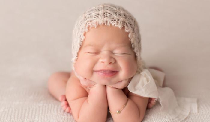 18 bébés qui sourient dans leur sommeil : vous ne pourrez pas vous empêcher de fondre ! | #8