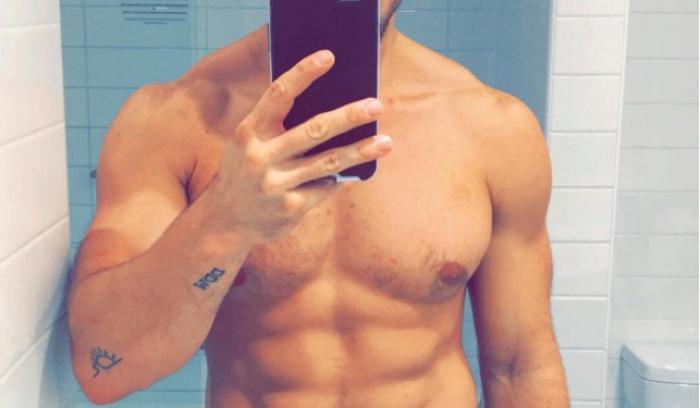 Les 21 selfies masculins les plus sexy de l'année vont vous donner très chaud | #8