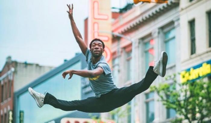 16 photos sublimes de ballerines qui dansent dans les rues de New York | #8