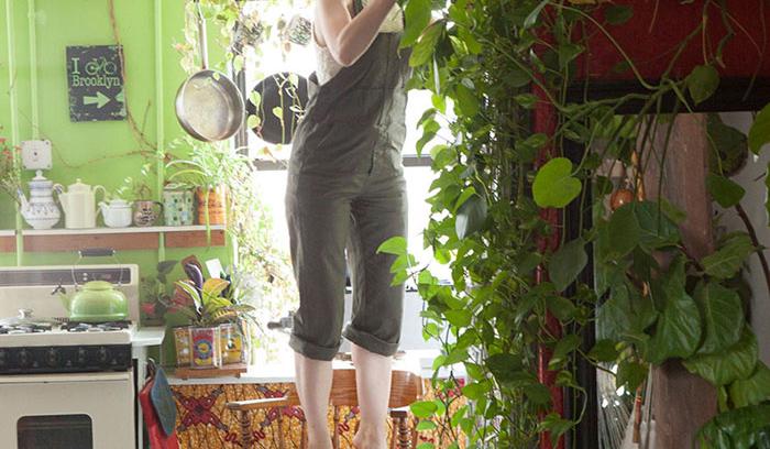 Cette jeune femme a planté plus de 500 plantes dans son appartement new-yorkais et l'a transformé en vrai jungle d'intérieur | #2