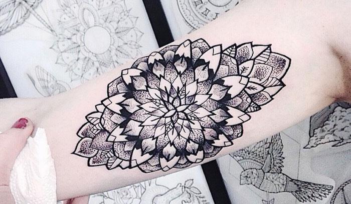 15 tatoueurs floraux qui vont vous donner envie de vous faire tatouer | #16