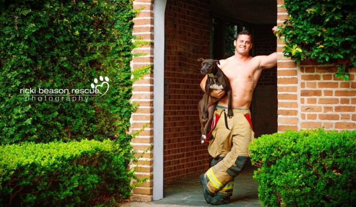Ces pompiers, policiers et militaires texans ont trouvé une façon très originale d'aider les chiens abandonnés à trouver une maison | #3